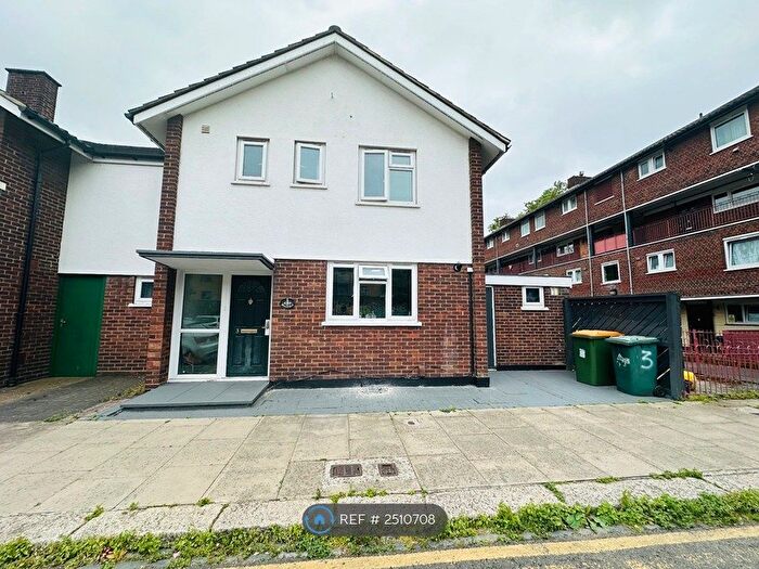 Studio To Rent In Oxford Road, London, E15