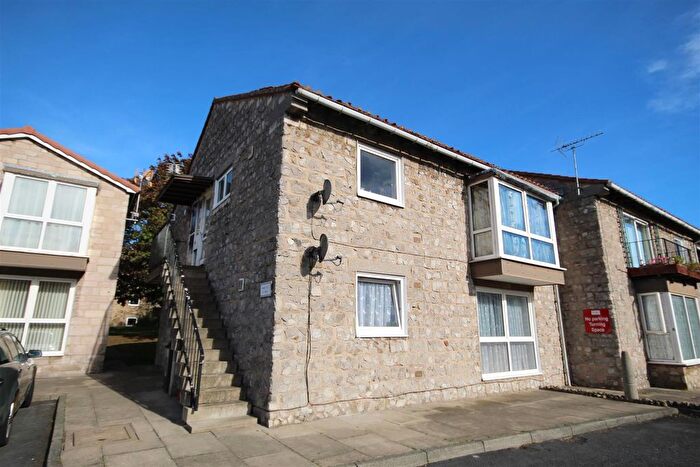 2 Bedroom Flat To Rent In Rockcliffe Court, Tadcaster, LS24
