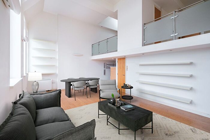 2 Bedroom Flat To Rent In Reed Place, Clapham, SW4