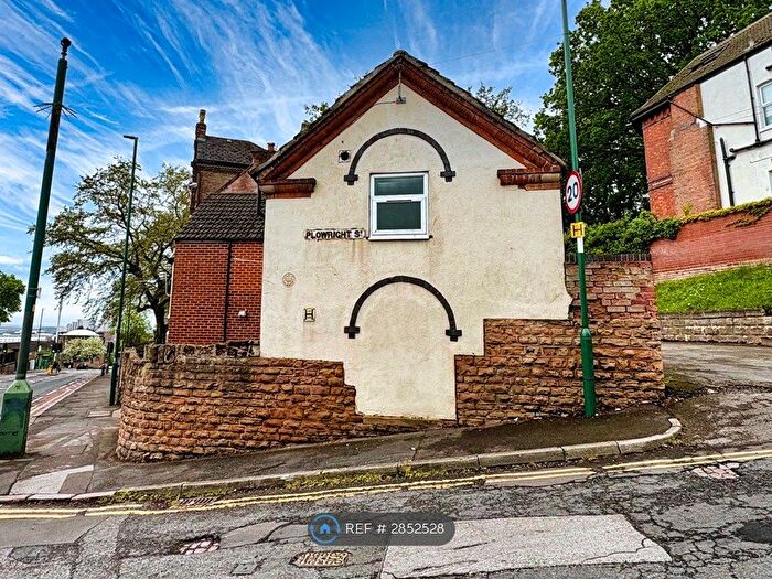 2 Bedroom Semi-detached House To Rent In Woodborough Road, Nottingham, NG3