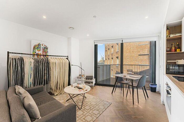 1 Bedroom Flat For Sale In Gillender Street, River Apartments, E3