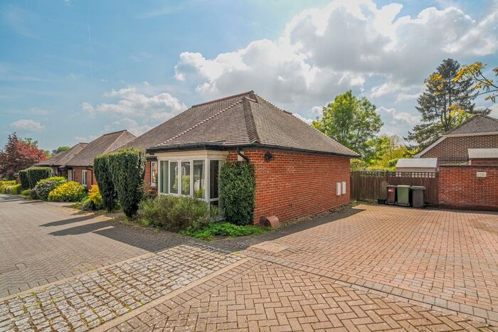 2 Bedroom Detached House To Rent In Woodstock Court, Winchester, SO22