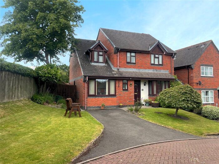 4 Bedroom Detached House For Sale In Little Henfaes Drive, Welshpool, Powys, SY21