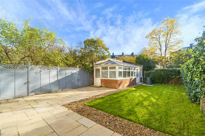 3 Bedroom Flat To Rent In Buckland Crescent, Belsize Park, NW3