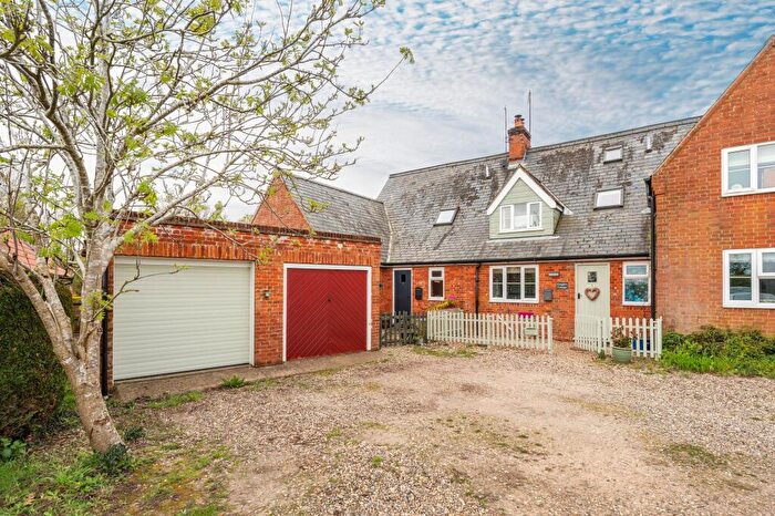 2 Bedroom Cottage For Sale In East Ruston Road, Honing, NR28