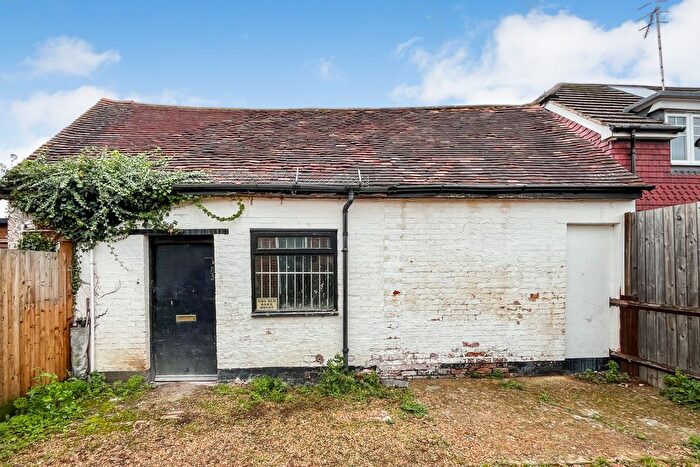 Cottage For Sale In Station Road, Shalford, Guildford, GU4