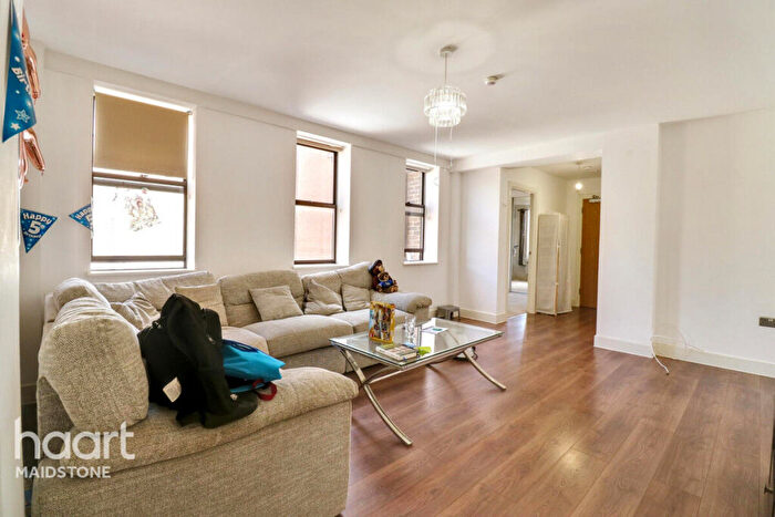 2 Bedroom Apartment For Sale In Romney Place, Maidstone, ME15