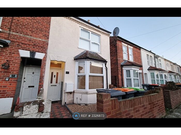 3 Bedroom End Of Terrace House To Rent In Dunville Road, Bedford, MK40