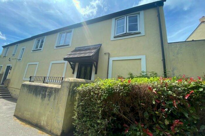 2 Bedroom Flat To Rent In Beechwood Parc, Truro, TR1
