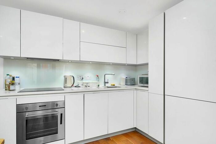 2 Bedroom Flat To Rent In Treherne Court, Eythorne Road, London, SW9