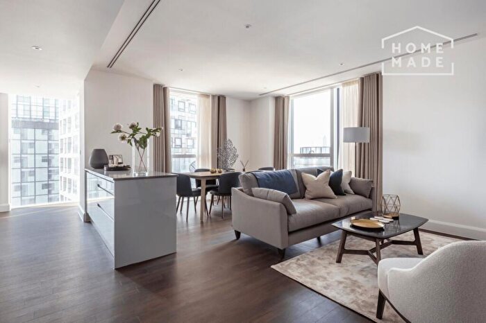 3 Bedroom Flat To Rent In Sirocco Tower, Canary Wharf, E14