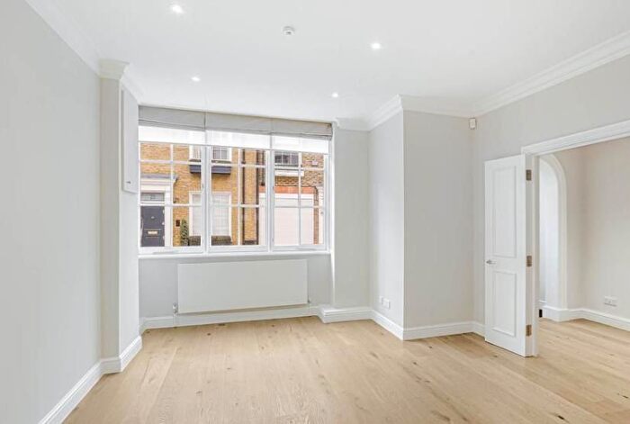 3 Bedroom Mews To Rent In Southwick Mews, Paddington, London, W2