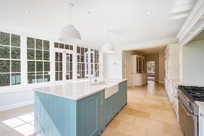 6 Bedroom Detached House To Rent In Old Town, Clapham, London, SW4