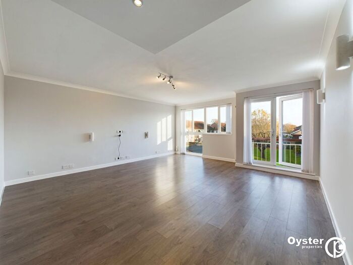 2 Bedroom Flat To Rent In Garden Court, Stanmore, HA7
