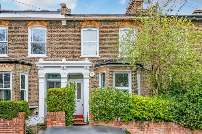 2 Bedroom Flat To Rent In St. Donatts Road, London, SE14