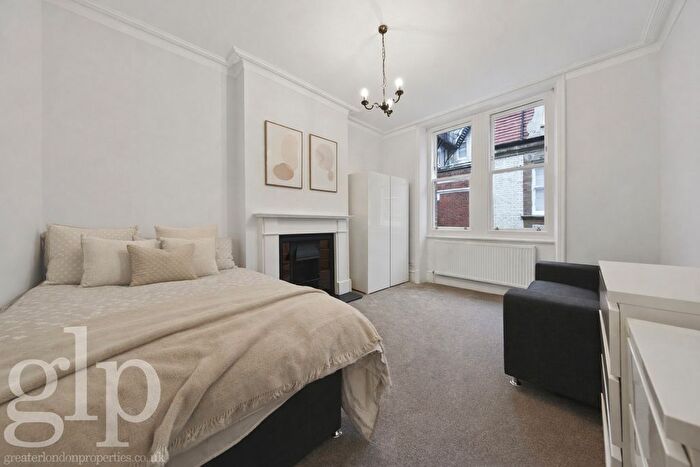 1 Bedroom Flat To Rent In Charing Cross Road, Covent Garden, WC2H