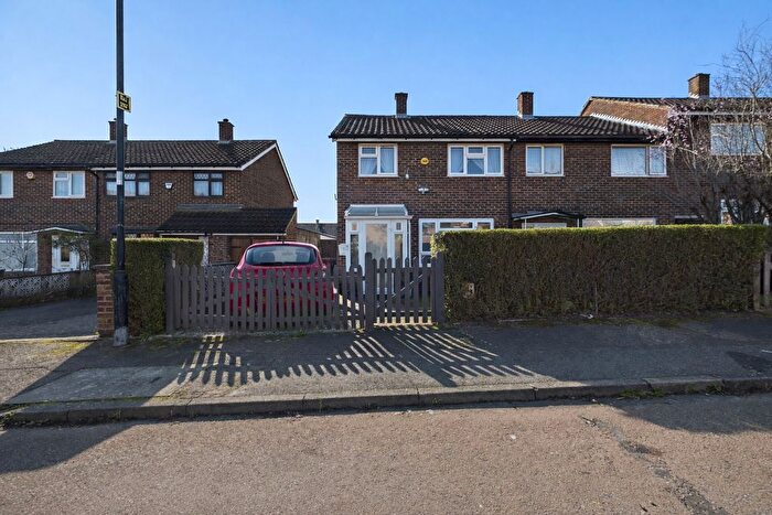 4 Bedroom End Terrace House For Sale In Bartelotts Road, Slough, Berkshire, SL2