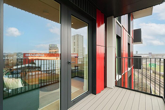 1 Bedroom Flat To Rent In White City Living, Reflection Apartments, Cascade Way, White City, W12