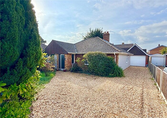 3 Bedroom Bungalow For Sale In Renouf Close, Pennington, Lymington, Hampshire, SO41