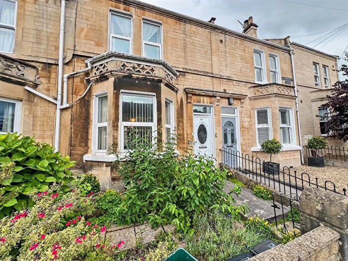 3 Bedroom Terraced House For Sale In Lyndhurst Road, Bath, BA2