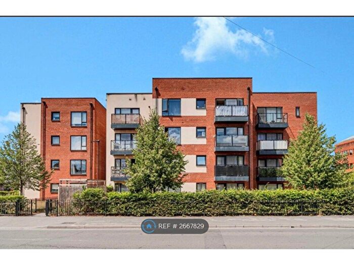 2 Bedroom Flat To Rent In Milestone Apartments, Slough, SL1