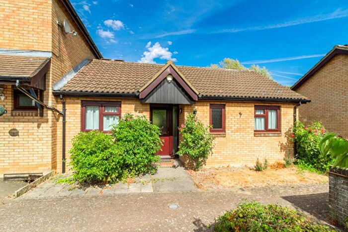 2 Bedroom Retirement Property For Sale In Bryony Place, Milton Keynes, MK14