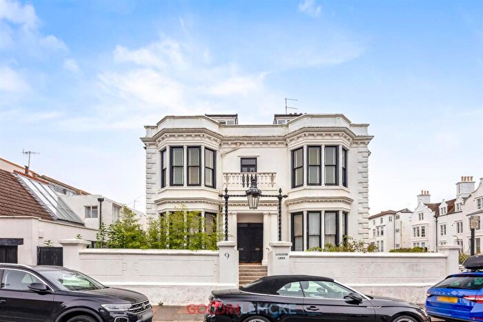 2 Bedroom Flat For Sale In Hove Place, Hove, BN3