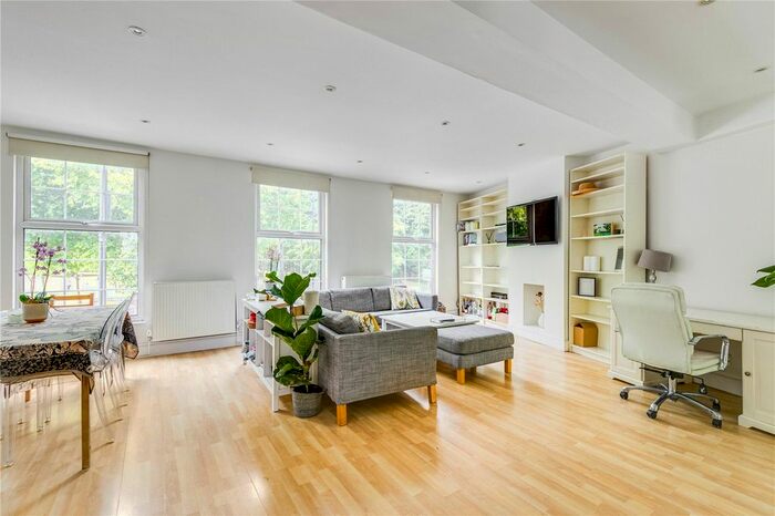 3 Bedroom Maisonette For Sale In New Kings Road, Fulham, London, SW6