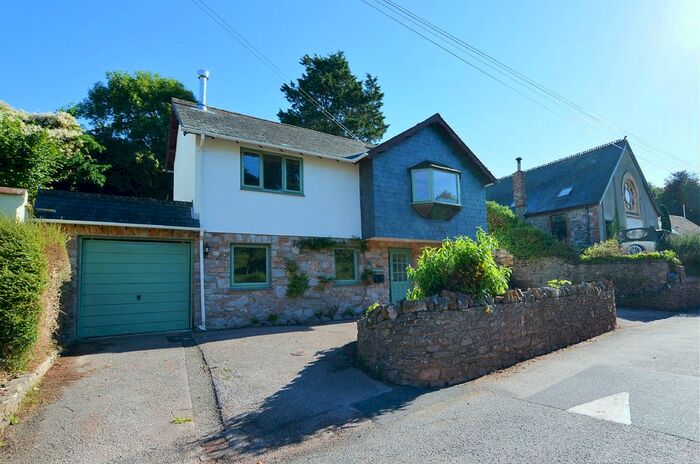 4 Bedroom Detached House For Sale In Farm Yard Corner, Paignton, TQ3