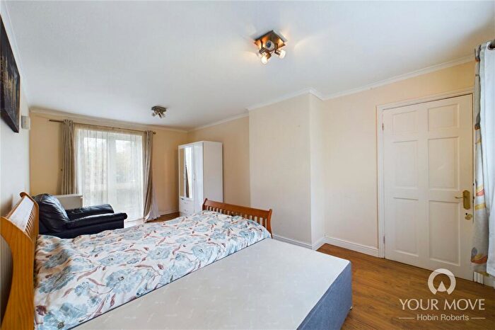 3 Bedroom Terraced House For Sale In Aynho Crescent, Kingsthorpe, Northampton, NN2