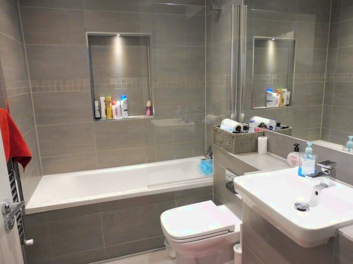 2 Bedroom Apartment To Rent In Lower Stone Street, Maidstone, ME15