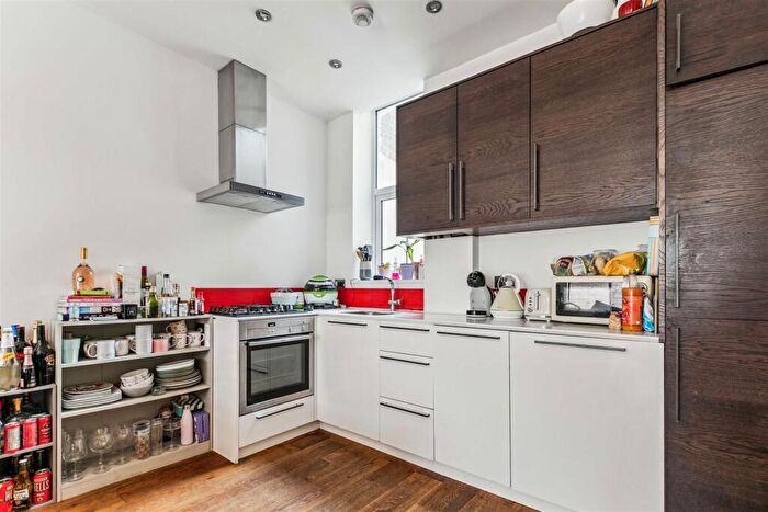 4 Bedroom Flat To Rent In Railton Road, London, SE24