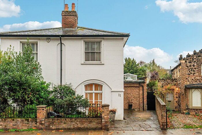3 Bedroom Semi-detached House To Rent In Stamford Brook Road, Stamford Brook, Hammersmith, W6