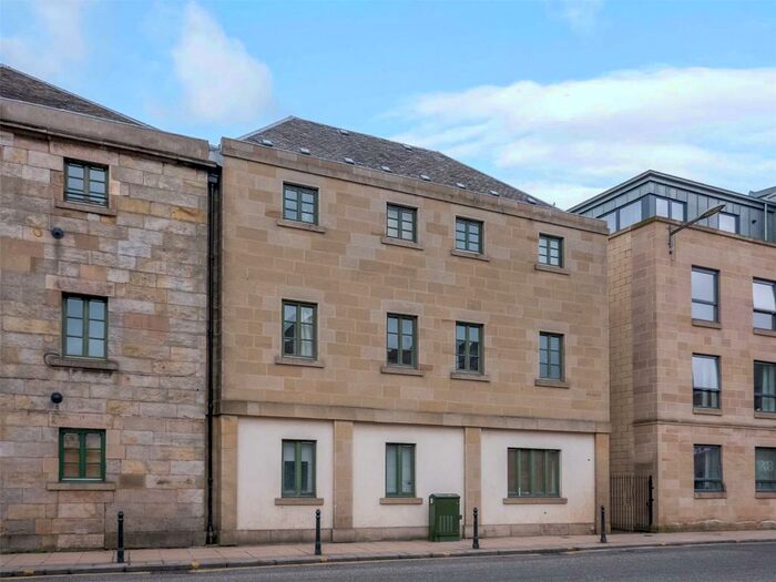 2 Bedroom Flat To Rent In Great Junction Street, Edinburgh, Midlothian, EH6