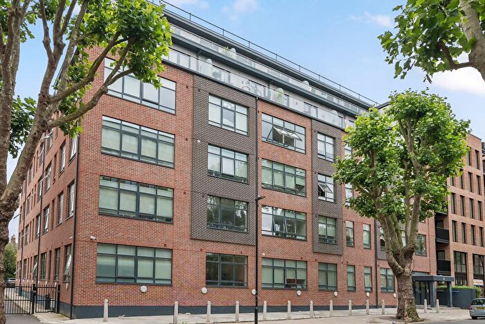 Studio To Rent In Lawrence Road, London, N15