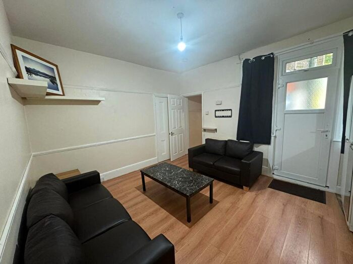 1 Bedroom Flat To Rent In Park View Flats, Bruce Castle Road, London, N17