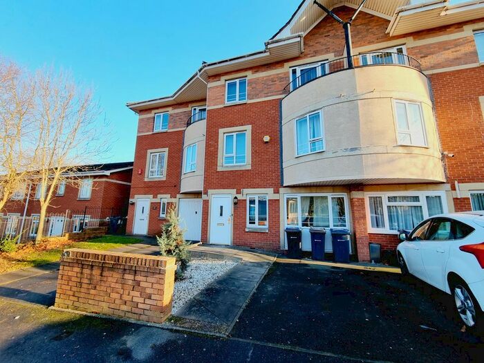 4 Bedroom Property To Rent In Central Park Drive, Hockley, Birmingham B18