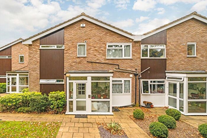 2 Bedroom Flat To Rent In St. Cuthberts Gardens, Pinner, HA5