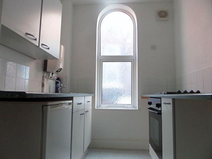 1 Bedroom Flat To Rent In Park Road, Nottingham, NG7