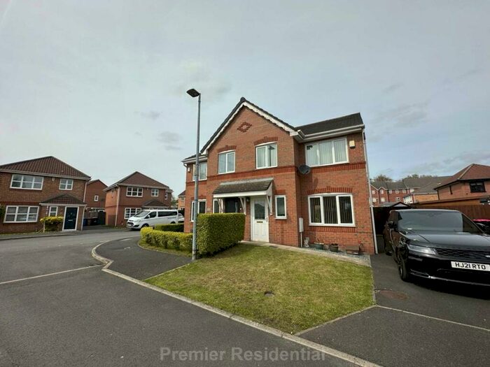 3 Bedroom Semi-Detached House To Rent In Reedmaker Place, Swinton, M27