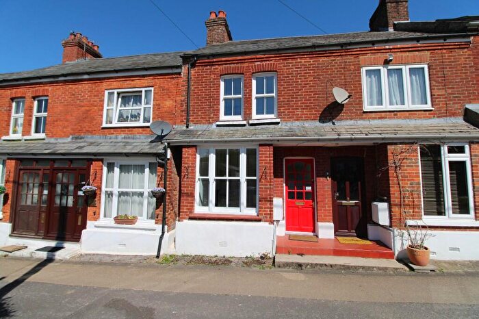2 Bedroom Terraced House For Sale In Battens Avenue, Overton., RG25