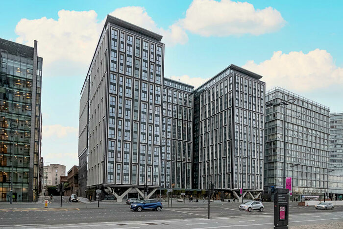 2 Bedroom Apartment To Rent In The Copper House, L1