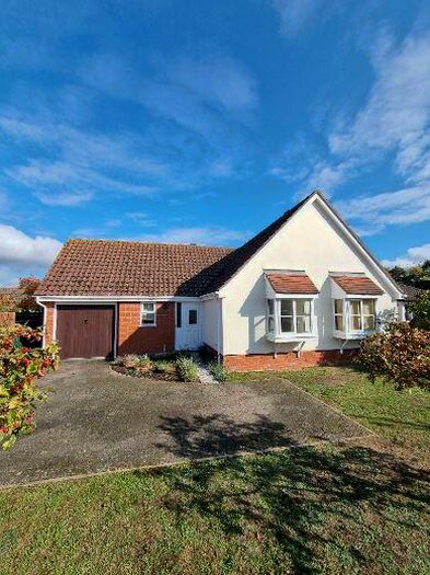 3 Bedroom Bungalow To Rent In Hammonds Walk, Wenhaston, IP19