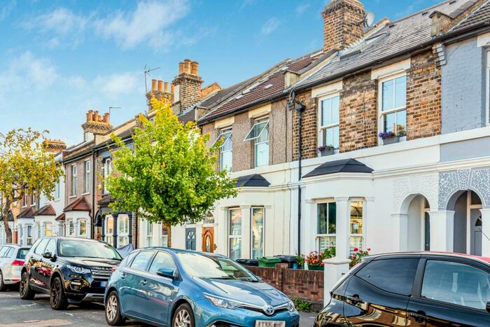 4 Bedroom Terraced House To Rent In Ashville Road, Leytonstone, E11