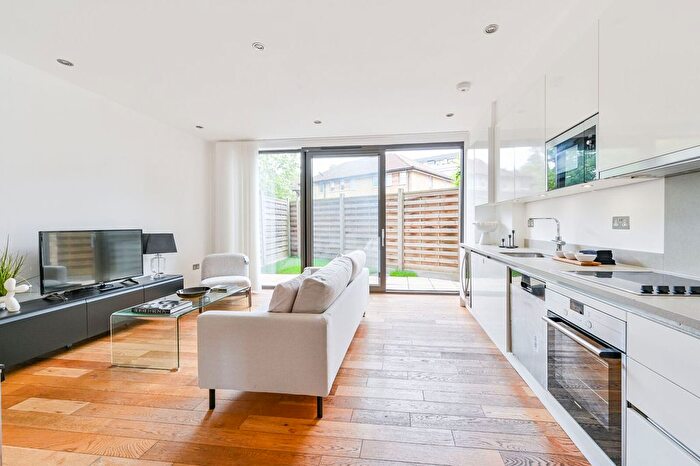 3 Bedroom Flat For Sale In Elgin Avenue, Maida Vale, London, W9