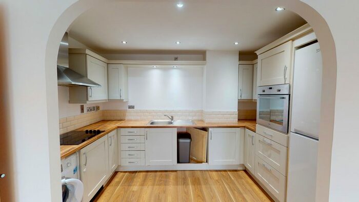 2 Bedroom Flat To Rent In London Road, London SW16