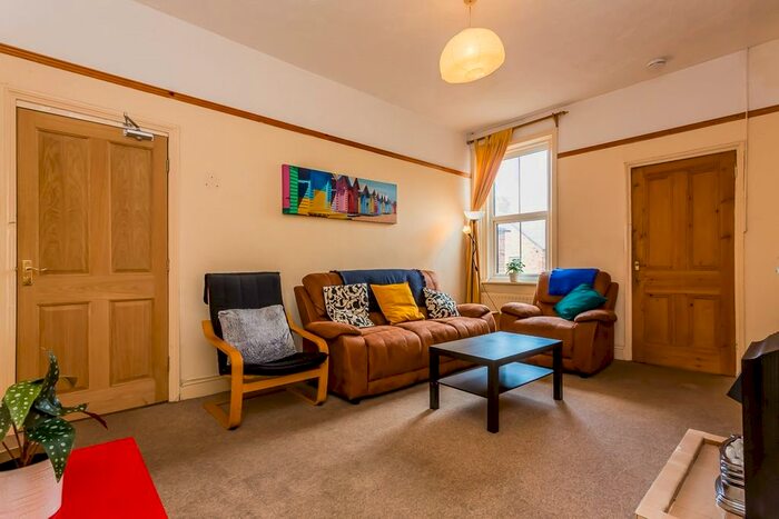 4 Bedroom Flat To Rent In Ashleigh Grove, Jesmond, Newcastle Upon Tyne, NE2
