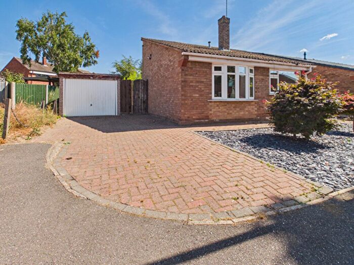 3 Bedroom Semi-Detached Bungalow For Sale In Maree Close, Sinfin, DE24