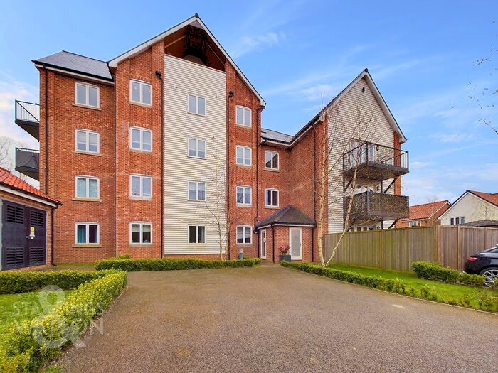 2 Bedroom Flat To Rent In Waterside Drive, Ditchingham, Bungay, NR35