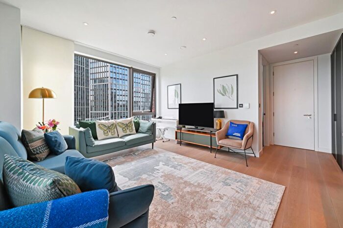 2 Bedroom Flat To Rent In The Modern, Embassy Gardens, London, SW11